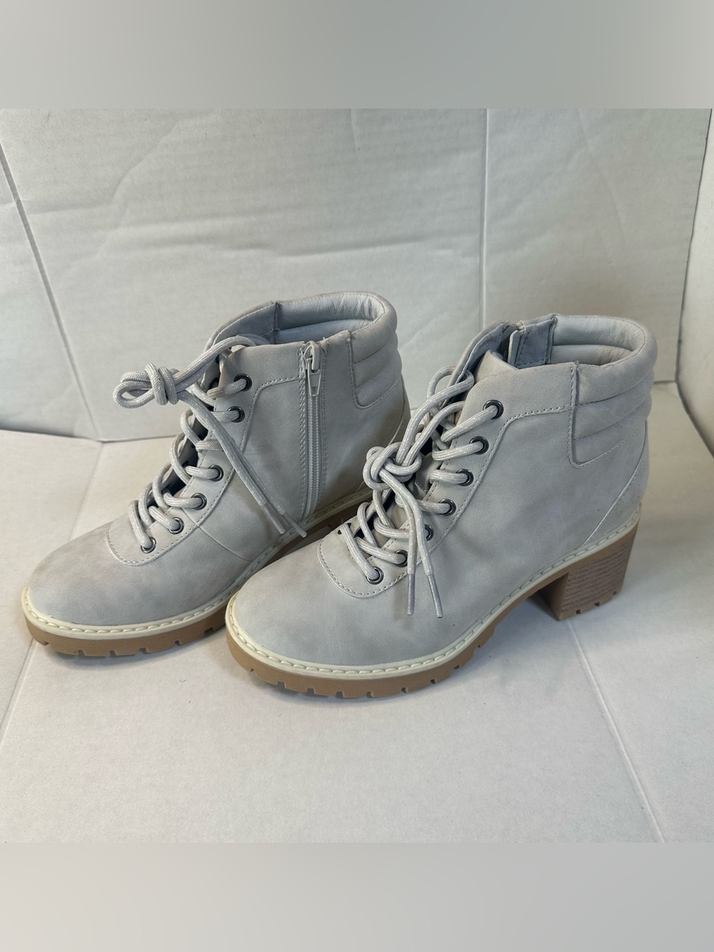Maurices Boots Womens 6M Morgan Lace Up Zip Heels Hiker Ankle Bootie Grey - Picture 3 of 9